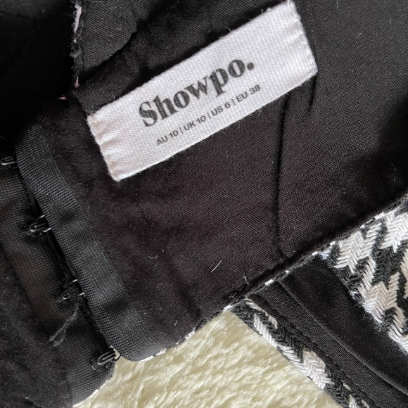 Showpo Black & White Houndstooth Wide-Leg Pants - Picture 3 of 5